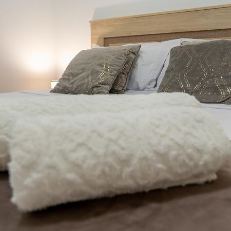 Apartamento Turistico Lux Center Valencia Kültér fotó