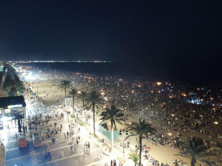 Apartamento Turistico Lux Center Valencia Kültér fotó