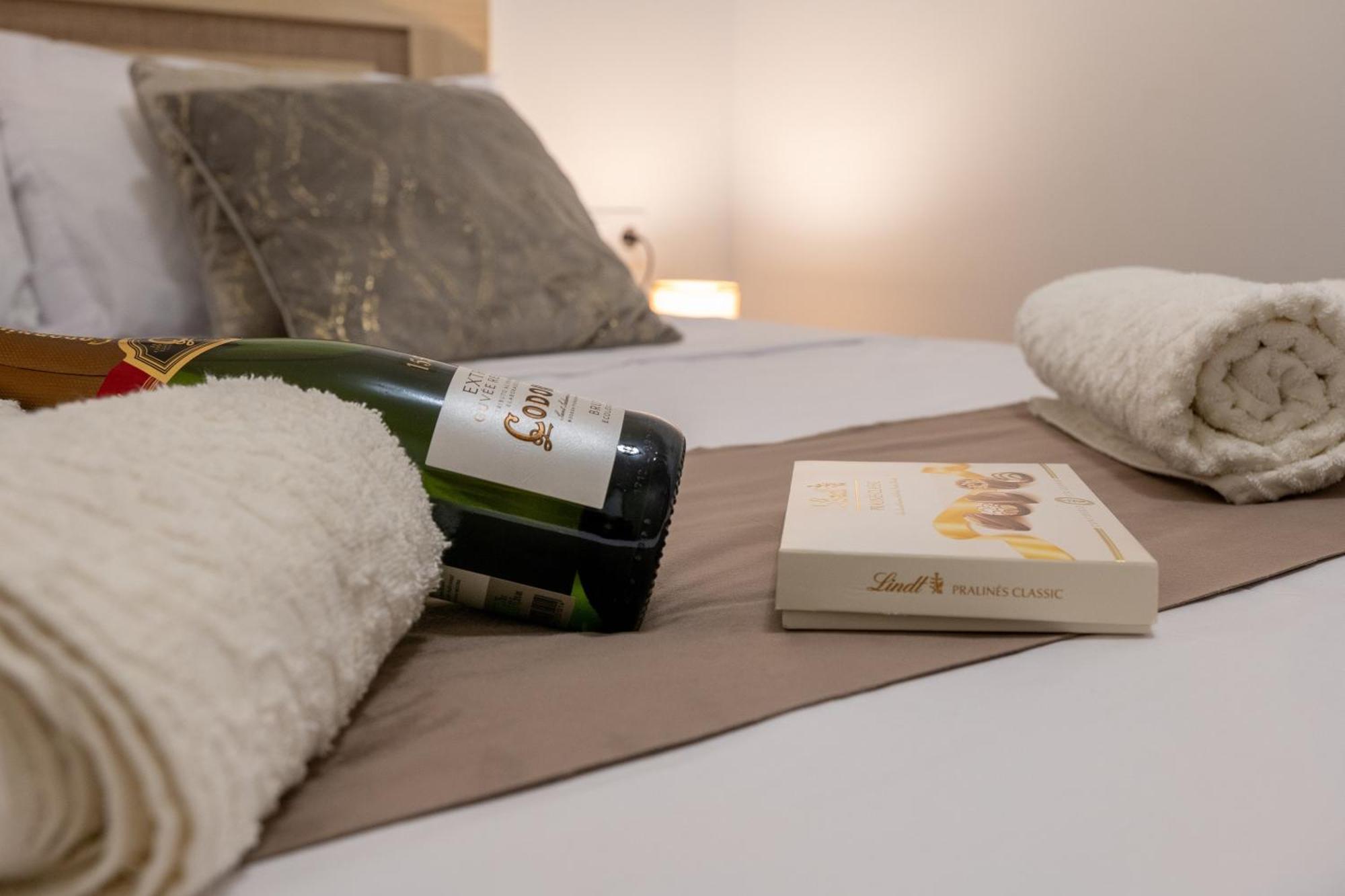 Apartamento Turistico Lux Center Valencia Kültér fotó