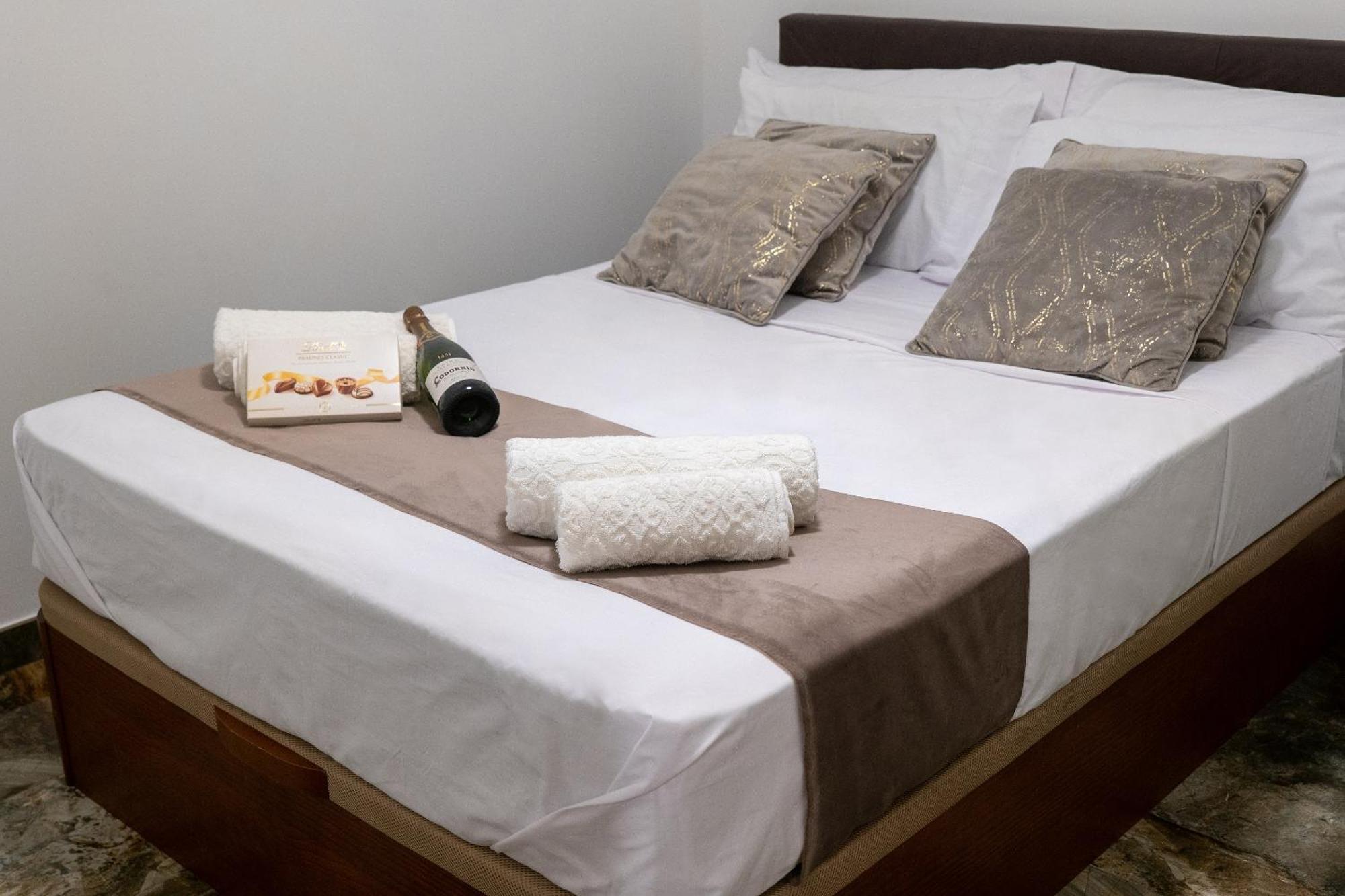 Apartamento Turistico Lux Center Valencia Kültér fotó
